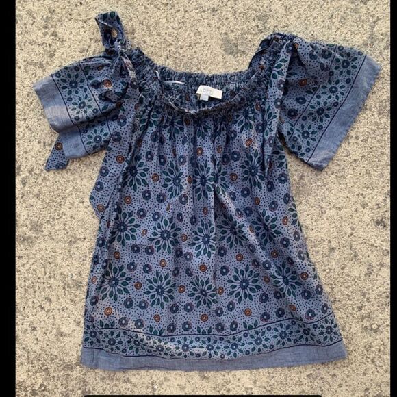 Loft off shoulder flutter sleeve top. XS - Picture 2 of 6